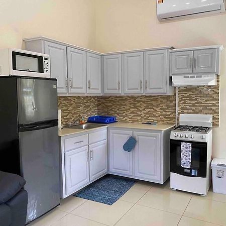 Cozy Studio Apartment In Quiet Neighborhood! フィリップスブルフ エクステリア 写真