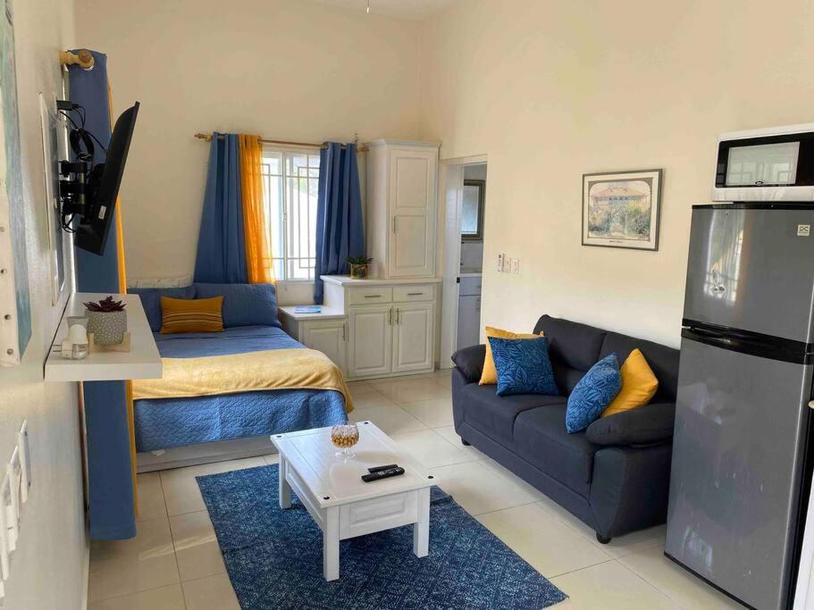 Cozy Studio Apartment In Quiet Neighborhood! フィリップスブルフ エクステリア 写真